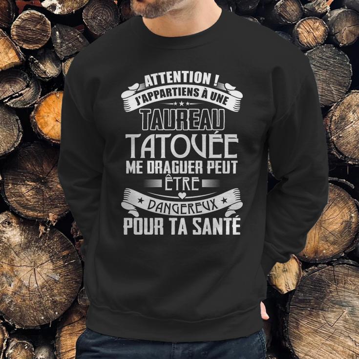 Jappartiens À Une Taureau Tatouee Sweatshirt Gifts for Him