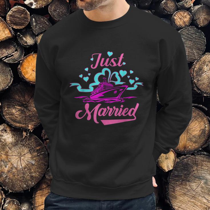 Just Married Newlyweds Cruise Honeymoon Graphic Design Printed Casual Daily Basic Sweatshirt Gifts for Him