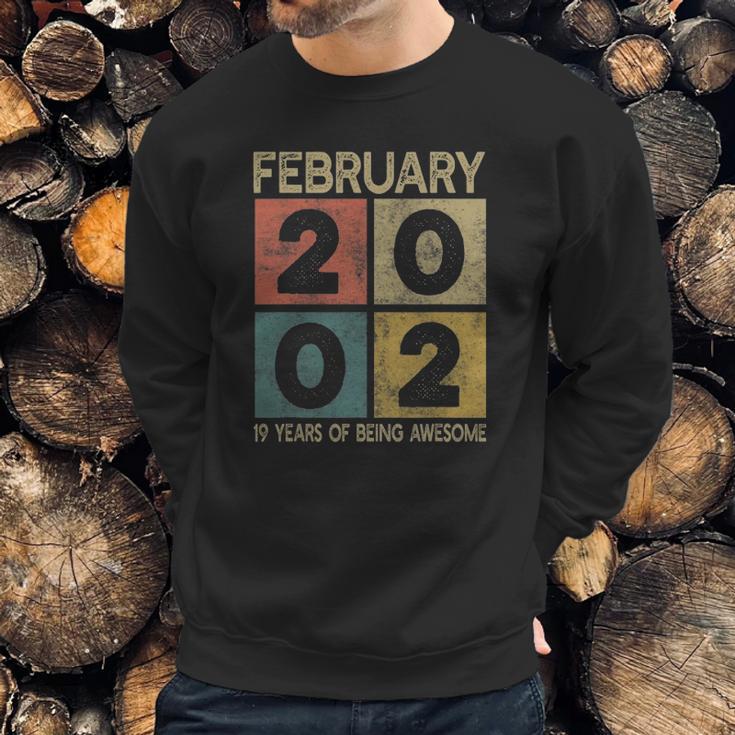 Retro Born In 2002 Limited Edition 19Th Bday 19 Years Old Sweatshirt Gifts for Him