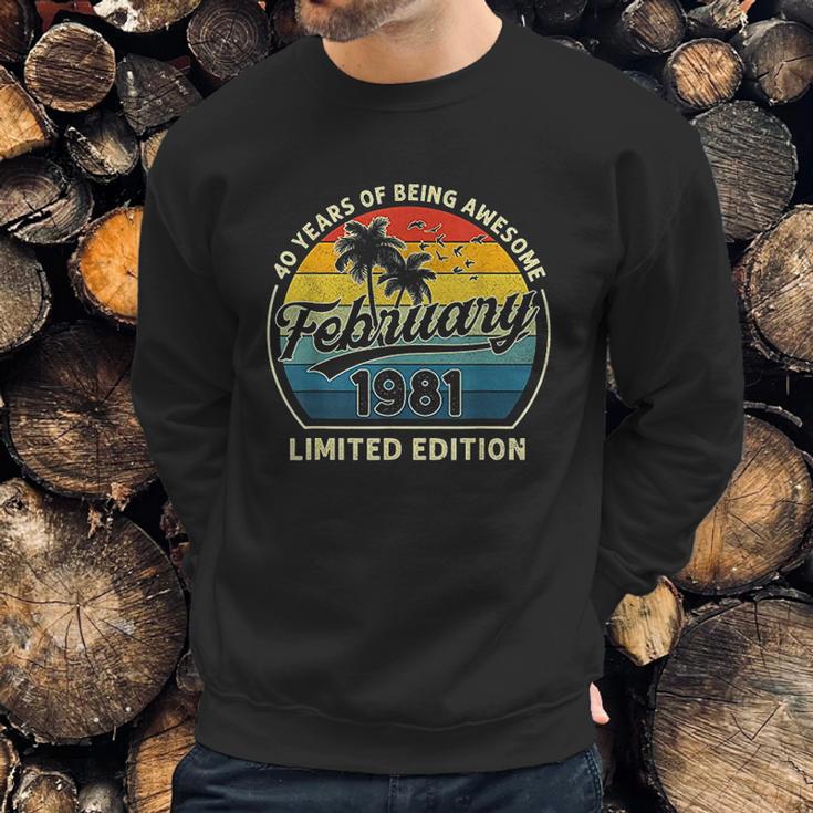 Vintage February 1981 Retro 41 Year Old 41St Birthday Gift Sweatshirt Gifts for Him