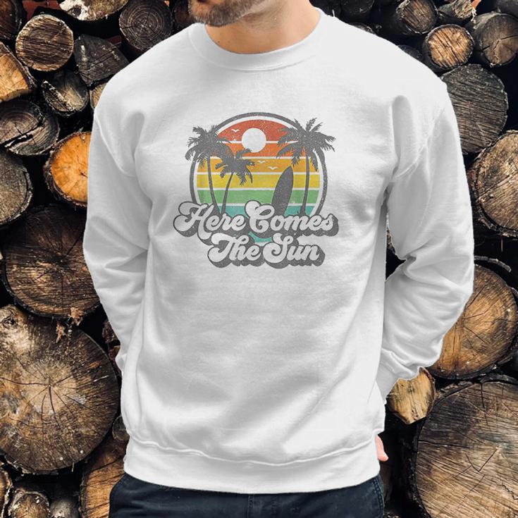 Vintage Here Comes The Sun Beach Surfing Retro 70S Surf Gift Sweatshirt Gifts for Him