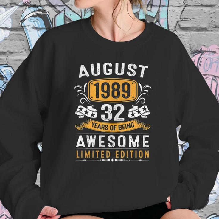 32Nd Birthday Gift Vintage August 1989 Men 32 Years Old Sweatshirt Gifts for Her