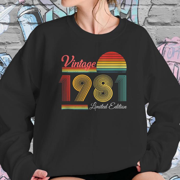 40Th Birthday 40 Years - 1981 Vintage Limited Edition Sweatshirt Gifts for Her