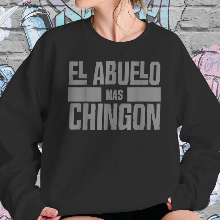 El Viejo Ma Chingon Papa O Abuelo Día De Los Padres Design Sweatshirt Gifts for Her