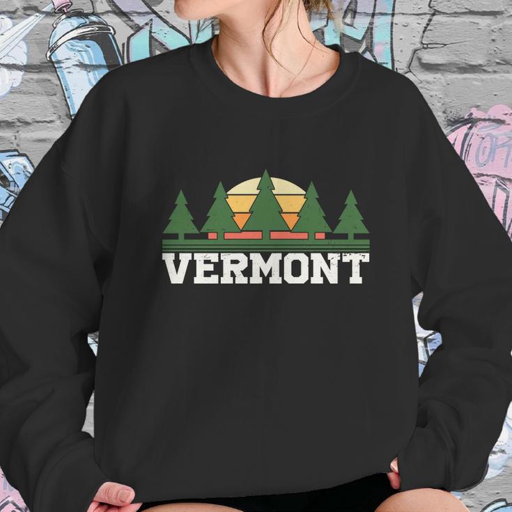 Funny Vintage Vermont Retro Logo Sweatshirt Gifts for Her