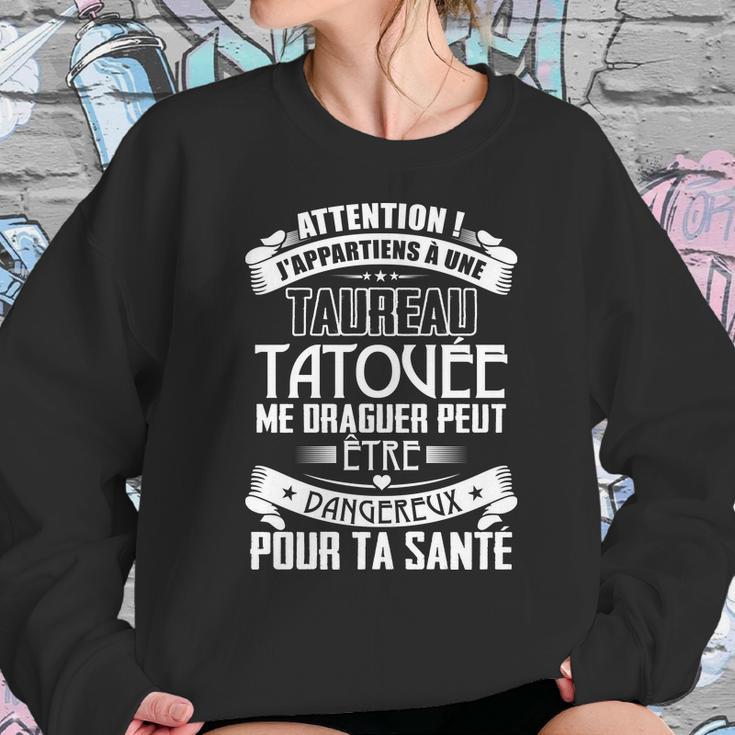 Jappartiens À Une Taureau Tatouee Sweatshirt Gifts for Her