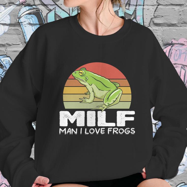 Milf Man I Love Frogs Funny Saying Frog Lovers Graphic Design Printed Casual Daily Basic Sweatshirt Gifts for Her