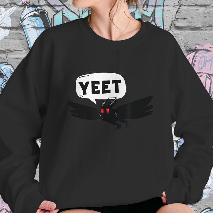 Mothman Says Yeet Funny Cute Cryptid Graphic Design Printed Casual Daily Basic Sweatshirt Gifts for Her