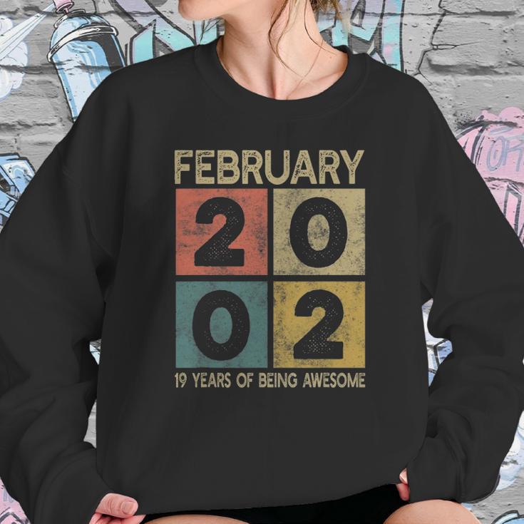 Retro Born In 2002 Limited Edition 19Th Bday 19 Years Old Sweatshirt Gifts for Her