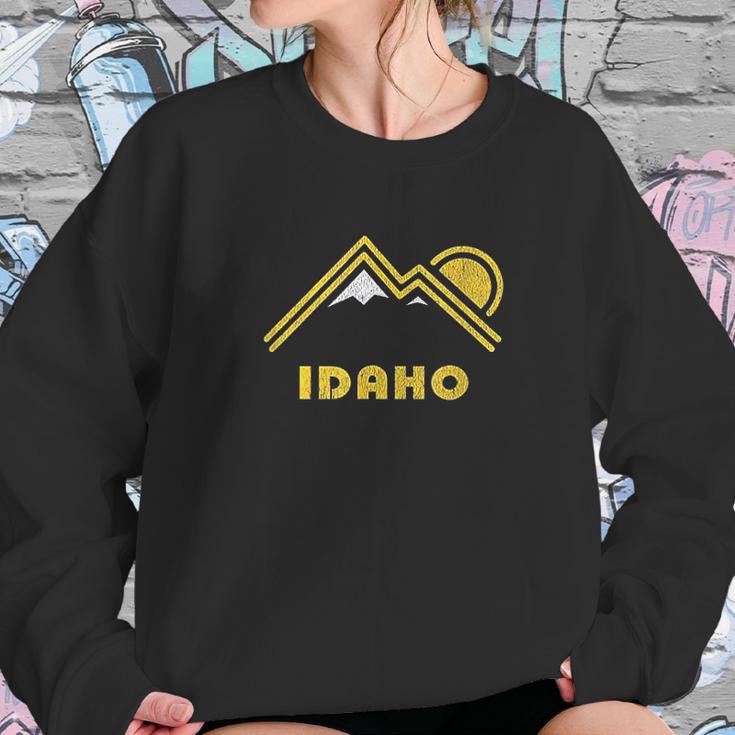 Retro Idaho Vintage Mountains Sweatshirt Gifts for Her