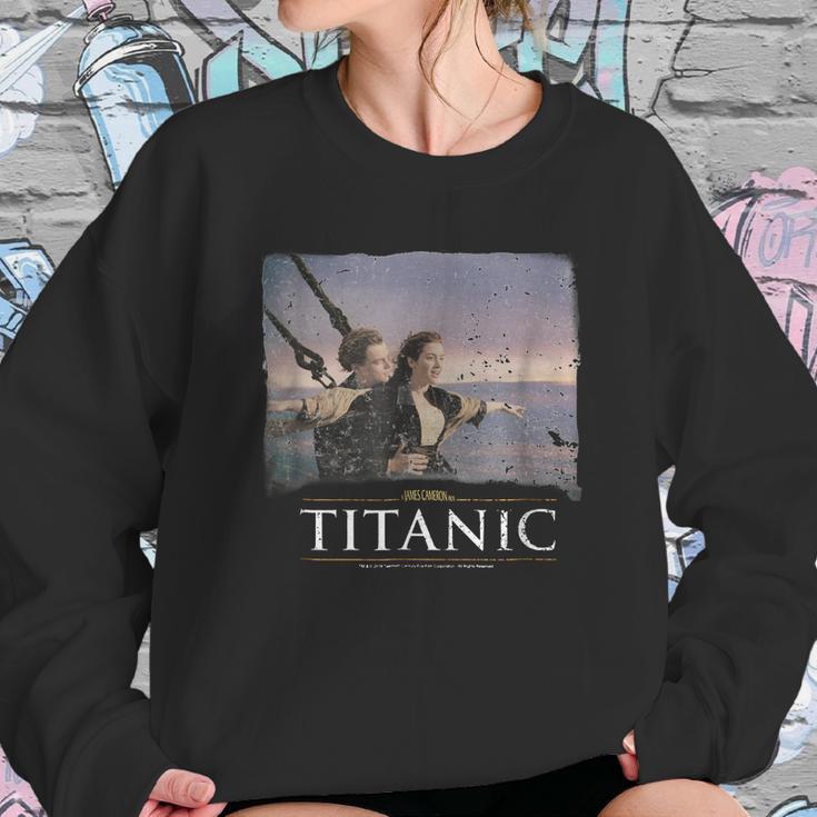 Titanic Vintage King Of The World T-Shirt Sweatshirt Gifts for Her