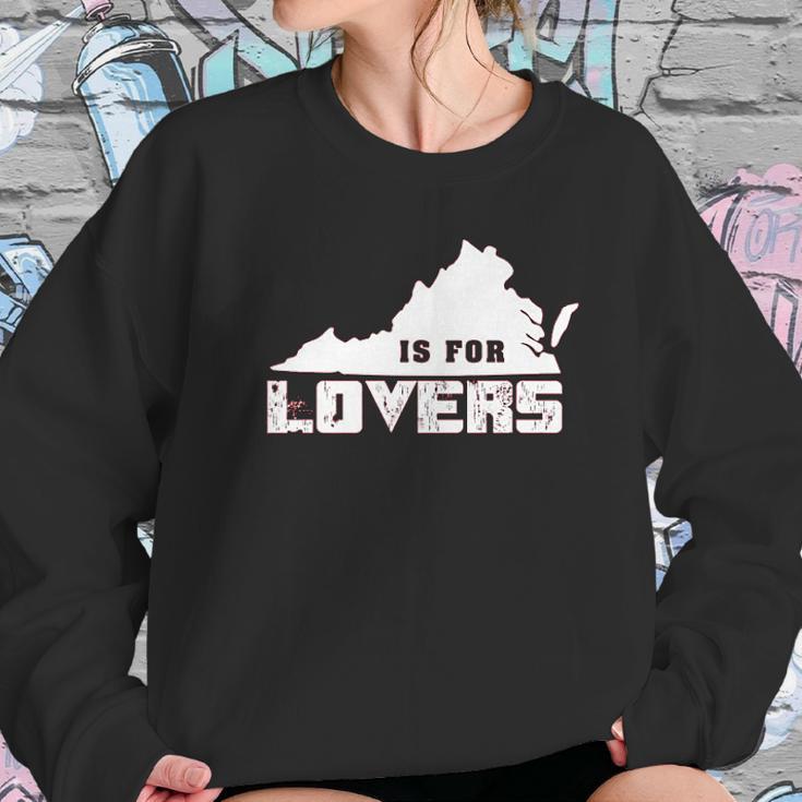 Virginia Lovers State Heart Vintage Throwback Gift Sweatshirt Gifts for Her