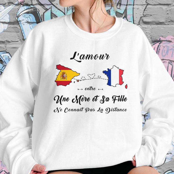 Lamour Entre Une Mère Et Sa Fille Ne Connaît Pas La Distance Sweatshirt Gifts for Her