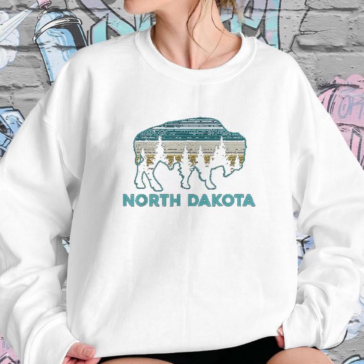 North Dakota Bison Vintage American Buffalo Souvenir Gift Sweatshirt Gifts for Her