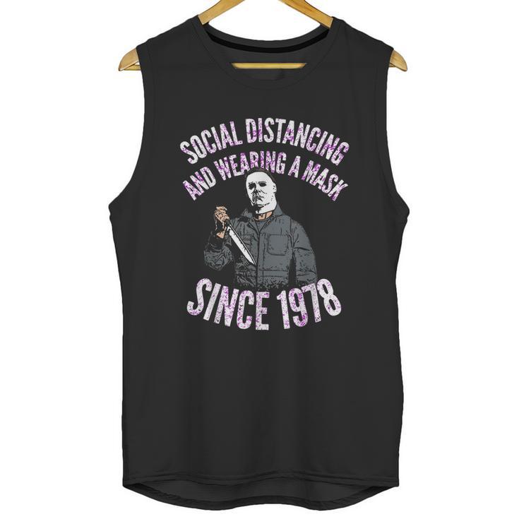 Cute Halloween Funny Halloween Day Social Distancing And Wearing A Mask In Pub Unisex Tank Top