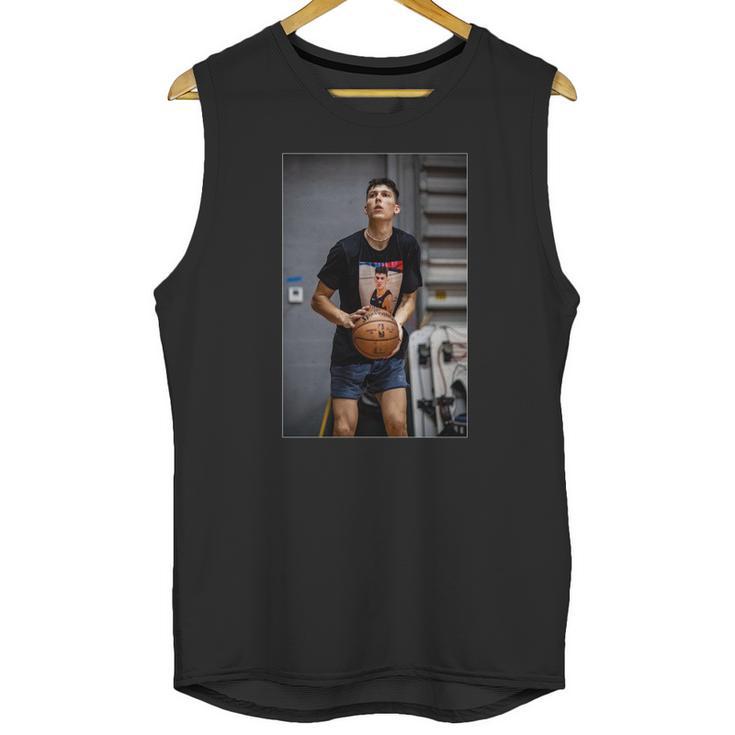 Tyler Herro Snarl Playing Basketball Unisex Tank Top