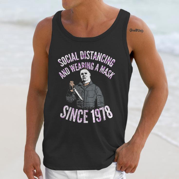 Cute Halloween Funny Halloween Day Social Distancing And Wearing A Mask In Pub Unisex Tank Top Gifts for Her