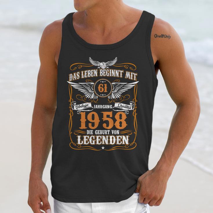 Das Leben Beginnt Mit 61 Jahrgang 1958 Die Geburt Von Legenden Unisex Tank Top Gifts for Her