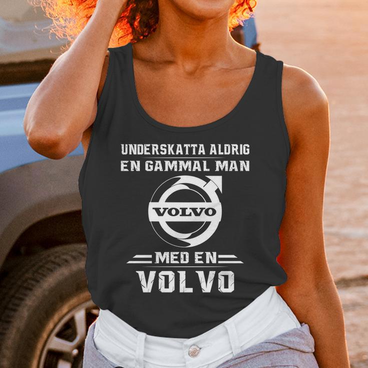 Underskatta Aldrig En Gammal Man Med En Volvo Unisex Tank Top Gifts for Women