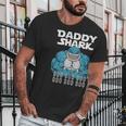 Daddy Shark Funny Cool Dad Men T-Shirt