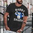 Daddy Shark Gym Lover Dad Birthday Gifts Men T-Shirt