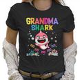 Grandma Shark Funny Mothers Day Cute Gift For Mother Women T-Shirt