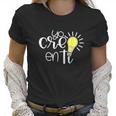 Yo Creo En Ti Lightbulb Spanish Teacher Women T-Shirt