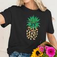 Cute Pembroke Welsh Corgi Dogs Pineapple Men Women Women T-Shirt Gifts for Her