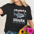 Grandpa Shark Christmas Mommy Shark Daddy Shark Baby Women T-Shirt Gifts for Her