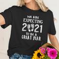 New Dad Or Mom Baby Reveal 2021 Women T-Shirt Gifts for Her