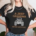 A Jeep Grandma Never Gets Old Women T-Shirt Gifts for Women