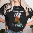 I Wanna Be The One Who Has A Beer With Daryl Funny Bigfoot Women T-Shirt Gifts for Women