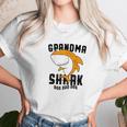 Grandma Shark For Mommy Grandmother Women T-Shirt Gifts for Women