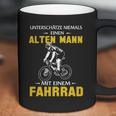 Unterschätze Niemals Einen Alten Mann Mit Einem Fahrrad Coffee Mug