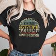 18 Years Old Legendary Retro Vintage Awesome Birthday 2004 Unisex T-Shirt Gifts for Her