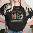 Retro Vintage 1982 40Th Birthday Decorations 40 Years Old Unisex T-Shirt Gifts for Her