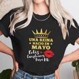 Una Reina Nacio En Mayo Unisex T-Shirt Gifts for Her